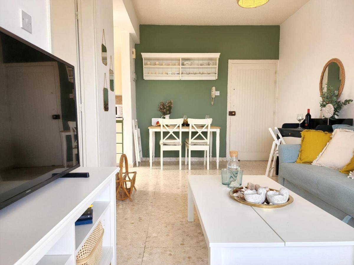 Capri Sea View One Bedroom Larnaca Exterior foto