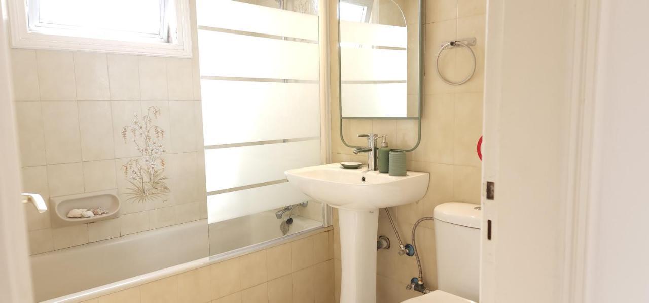Capri Sea View One Bedroom Larnaca Exterior foto