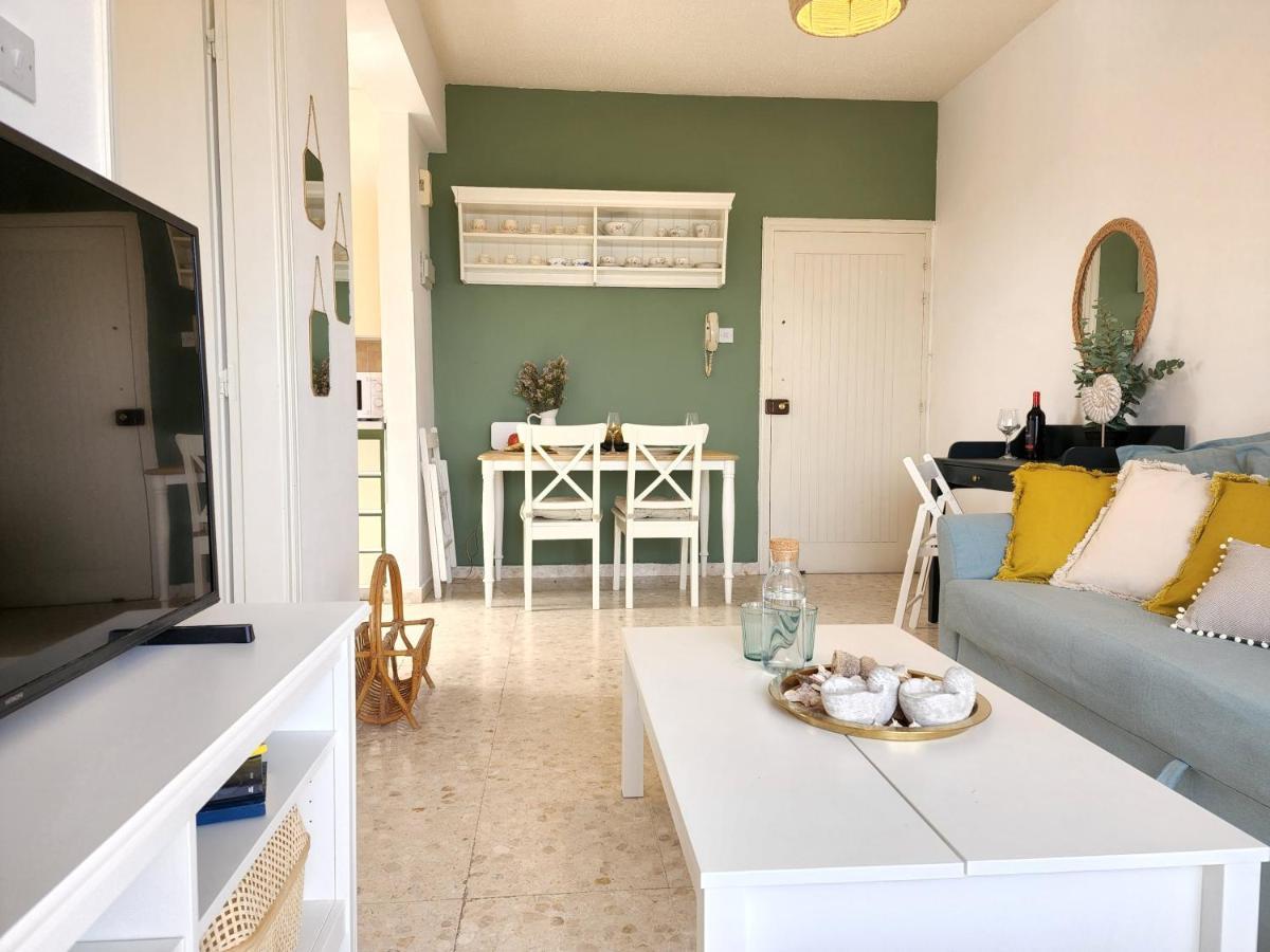 Capri Sea View One Bedroom Larnaca Exterior foto
