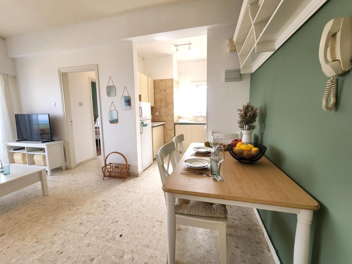 Capri Sea View One Bedroom Larnaca Exterior foto