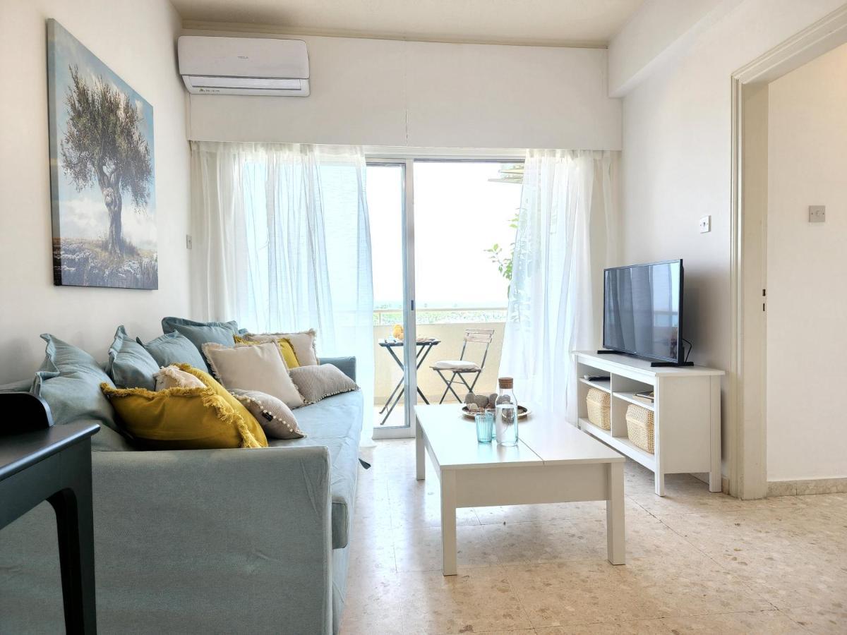 Capri Sea View One Bedroom Larnaca Exterior foto