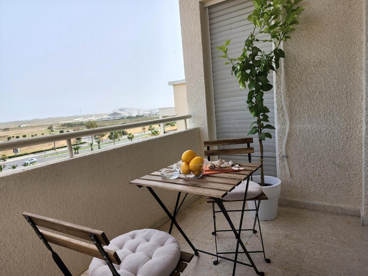 Capri Sea View One Bedroom Larnaca Exterior foto